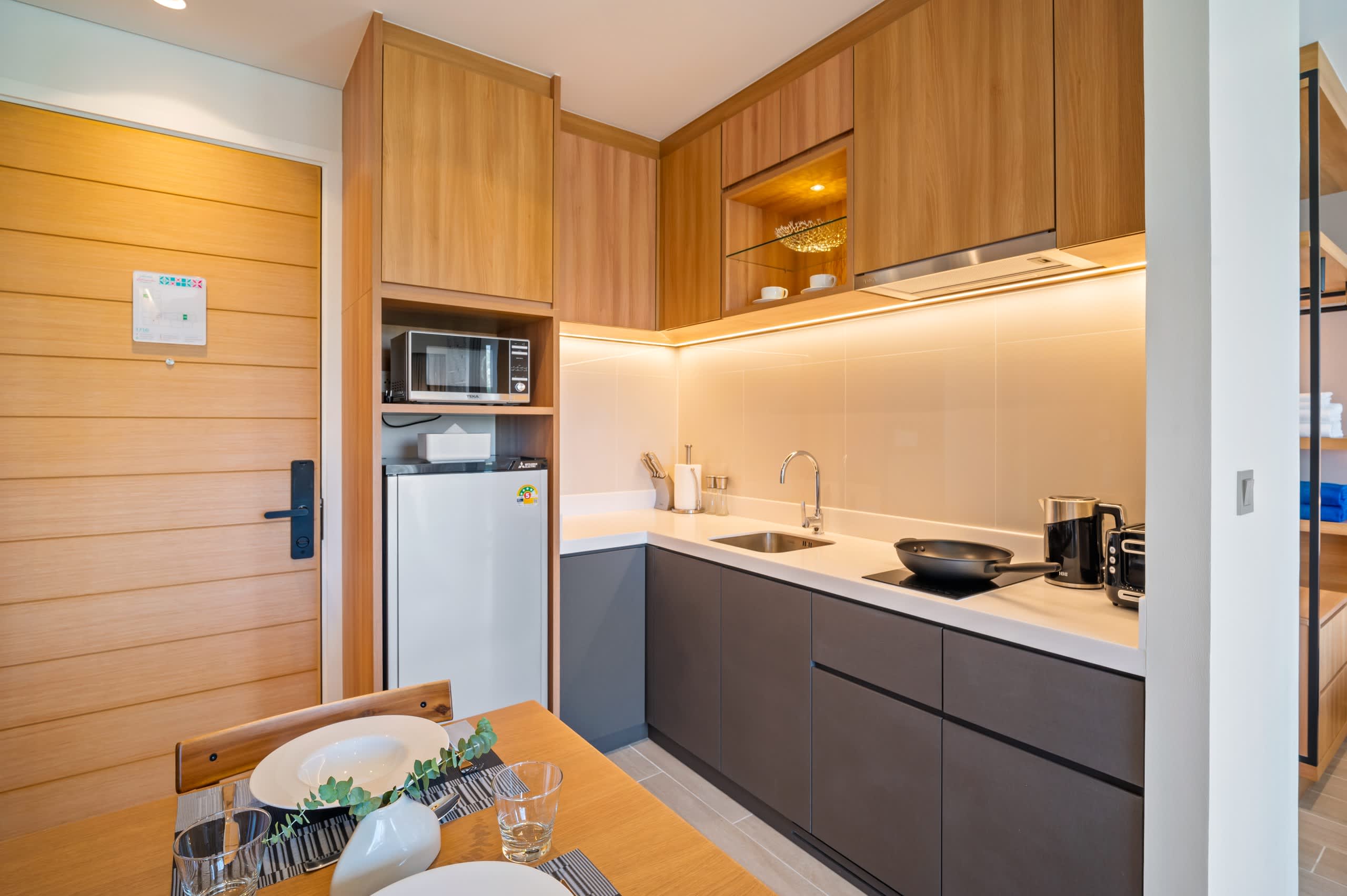 Laguna Lakeside Residences 1BR A2 Lake side